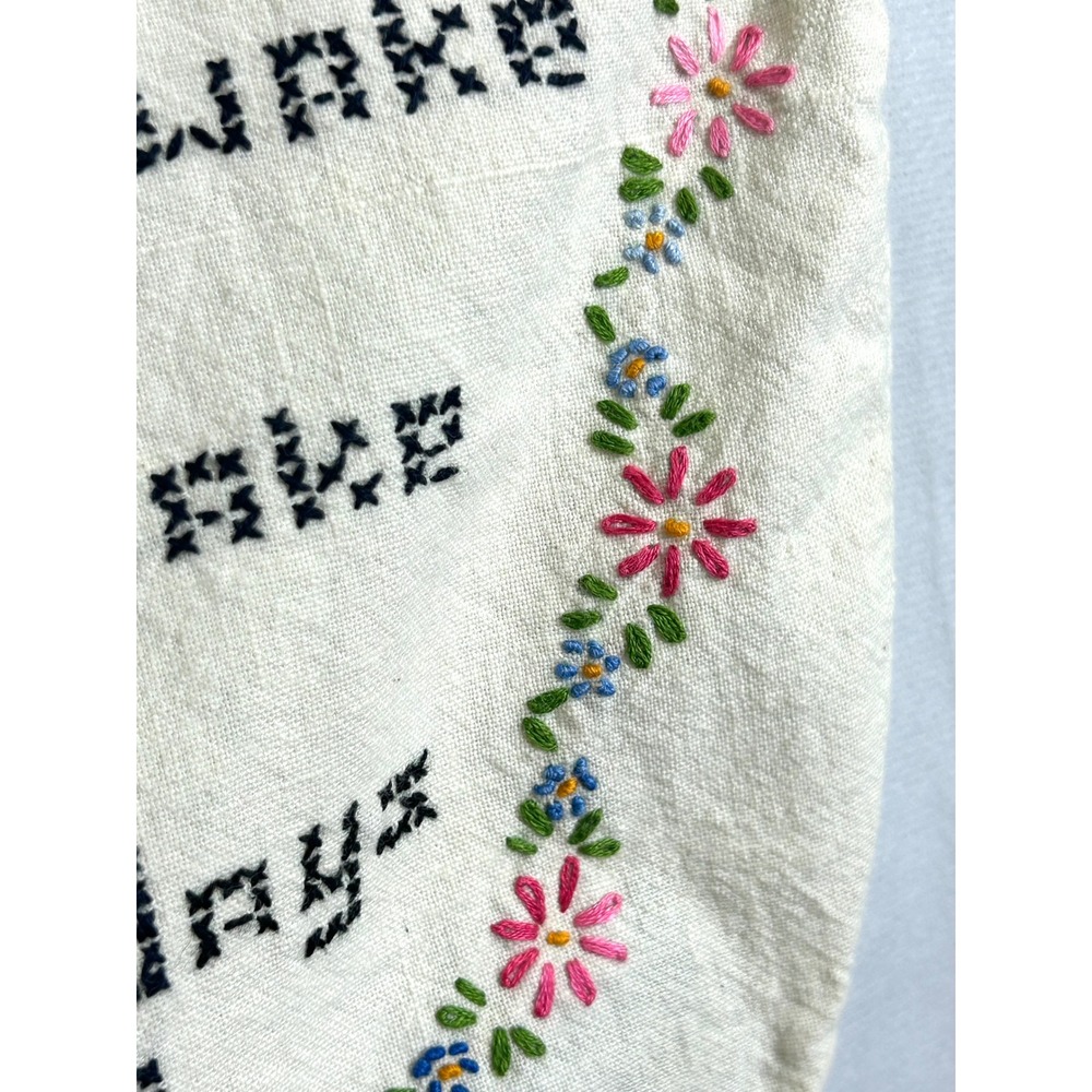 Vintage Hand Embroidered Now I Lay Me Down To Sleep Prayer Wall Hanging Nursery - Picture 4 of 12